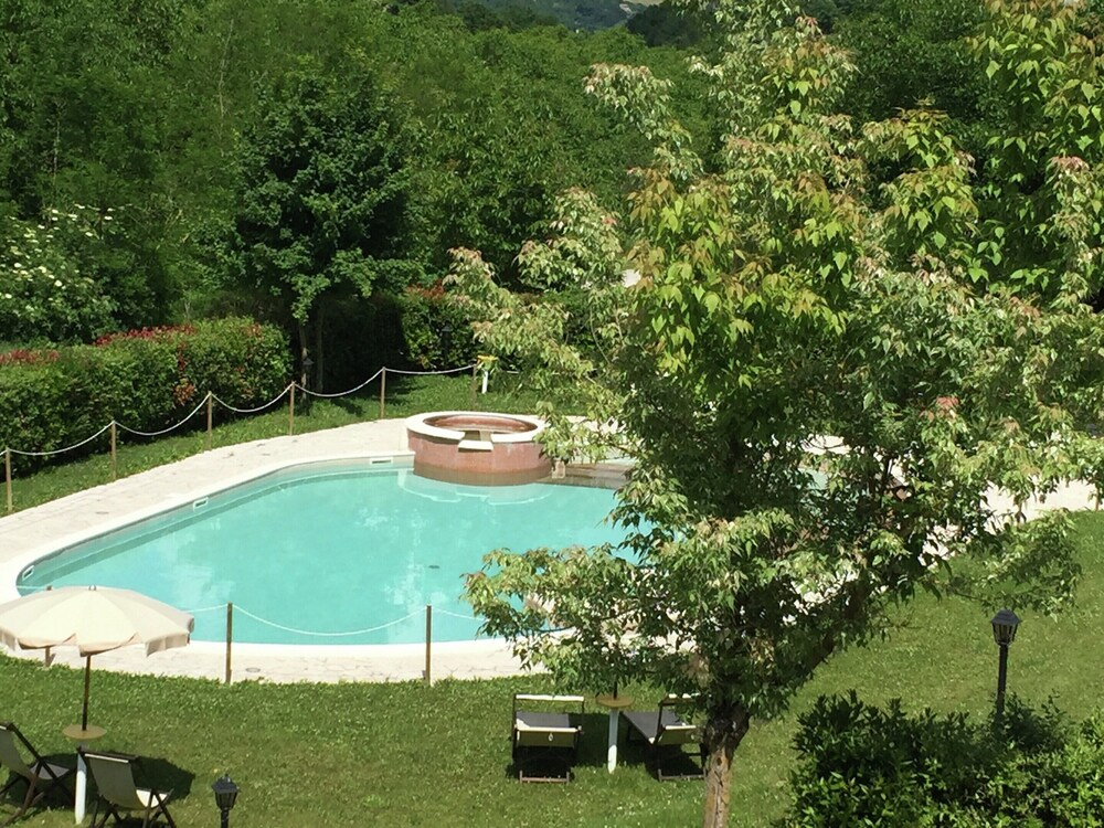 Apartment in Marche With Pool Access