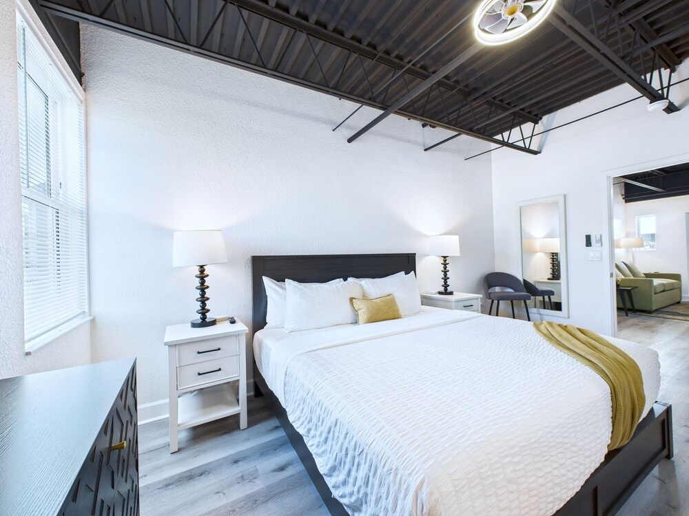 Modern Loft w Launch Views Near Beach -unit 208