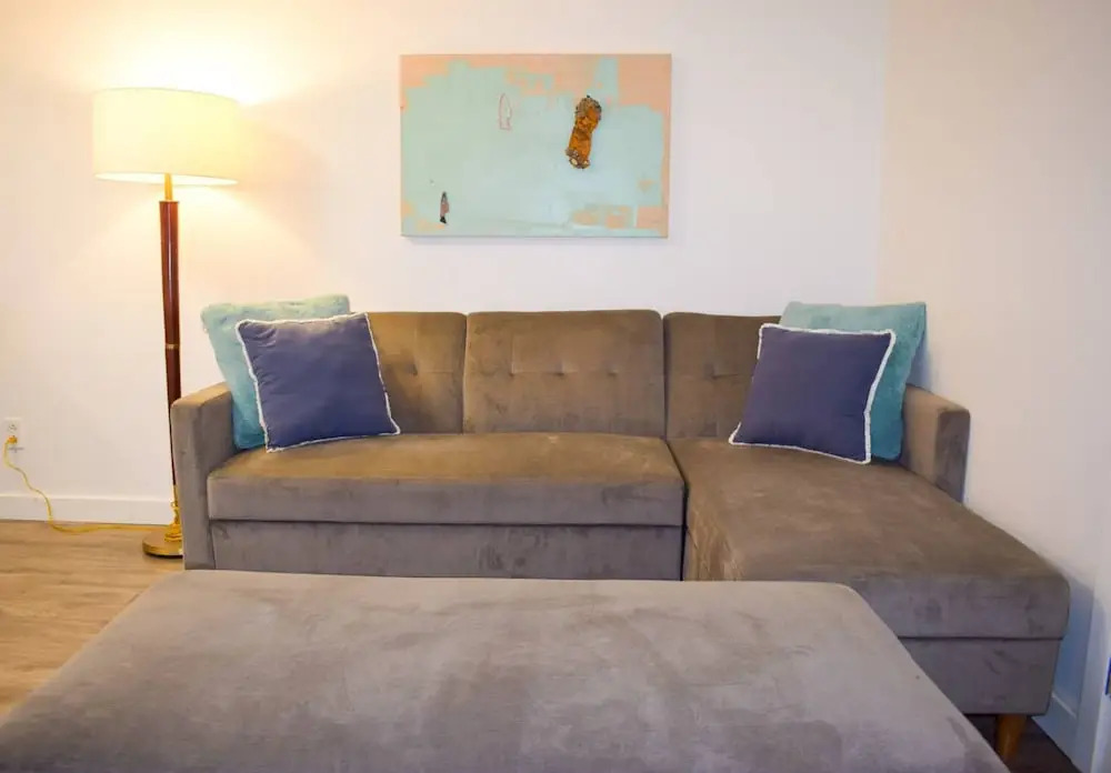 Convenient 1 Bedroom Lower Level Suite