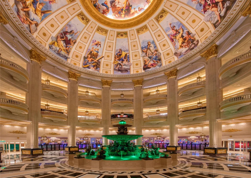 The Parisian Macao