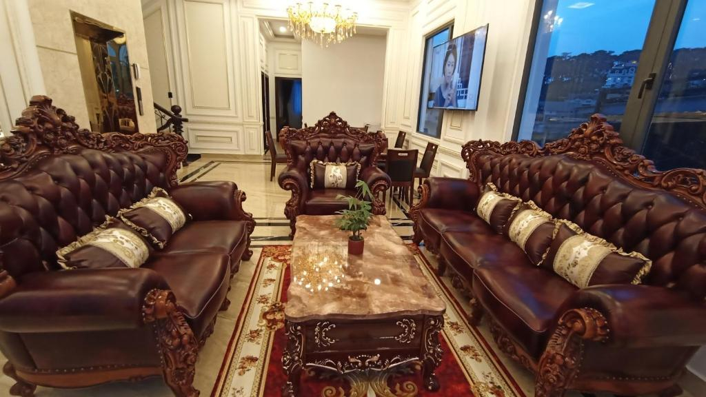 Crown Dalat Hotel