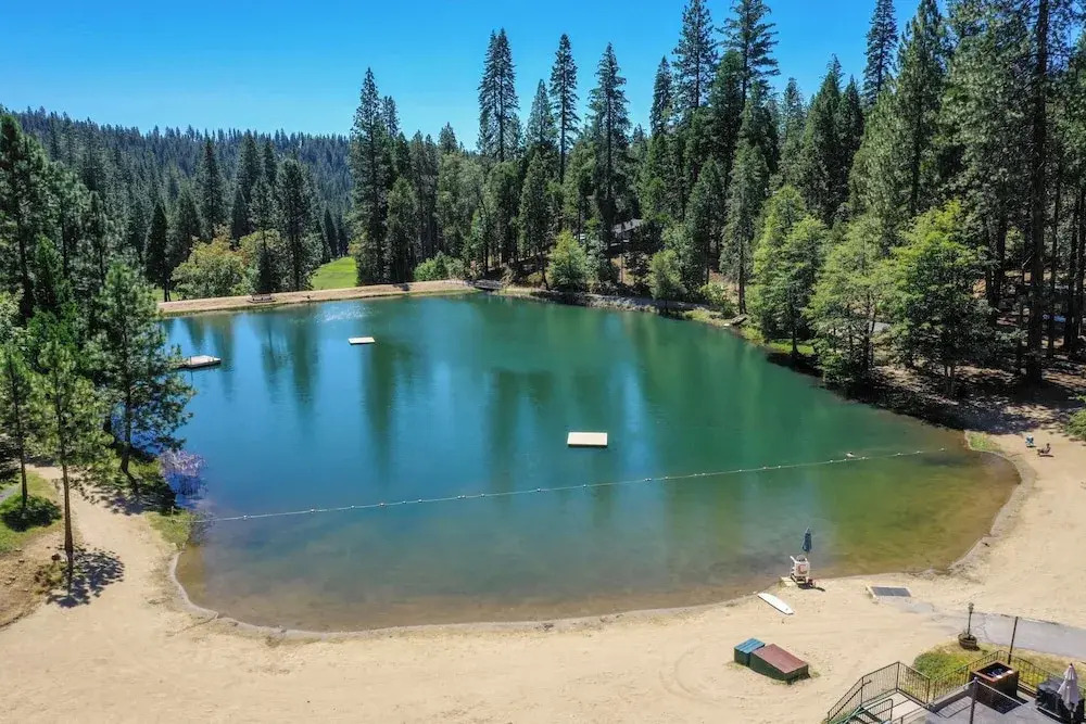 Walk to Fly-in Lake: Blue Lake Springs Cabin!
