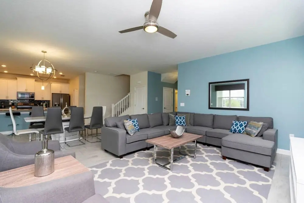 8912 Amazing 6BD Home