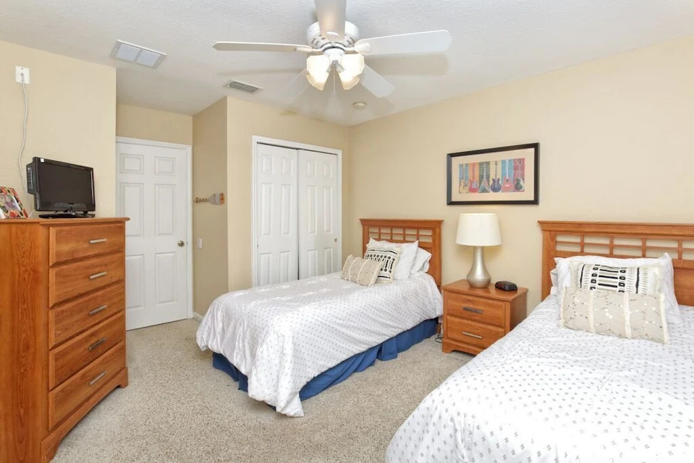 Deluxe Spacious Resort Home Close to Disney