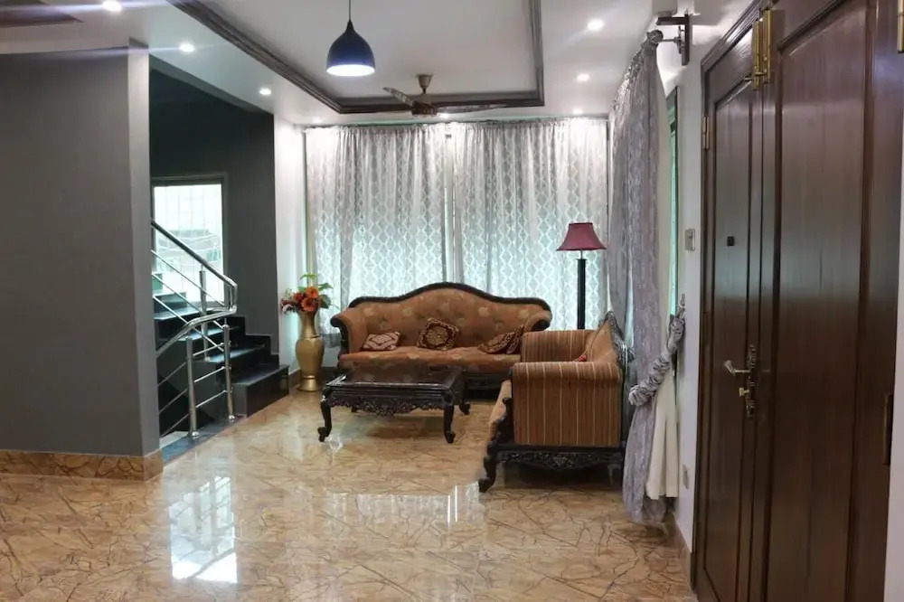 The Lodge Guest House