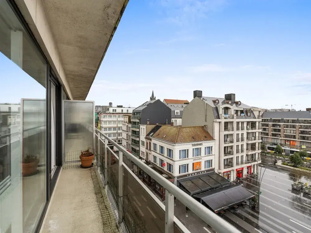 Apartment Near Train Station