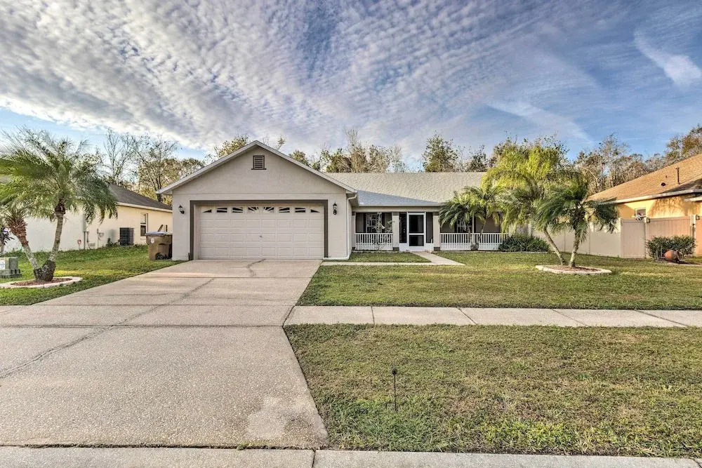 Kissimmee Retreat: Fenced-in Yard w/ Pool!
