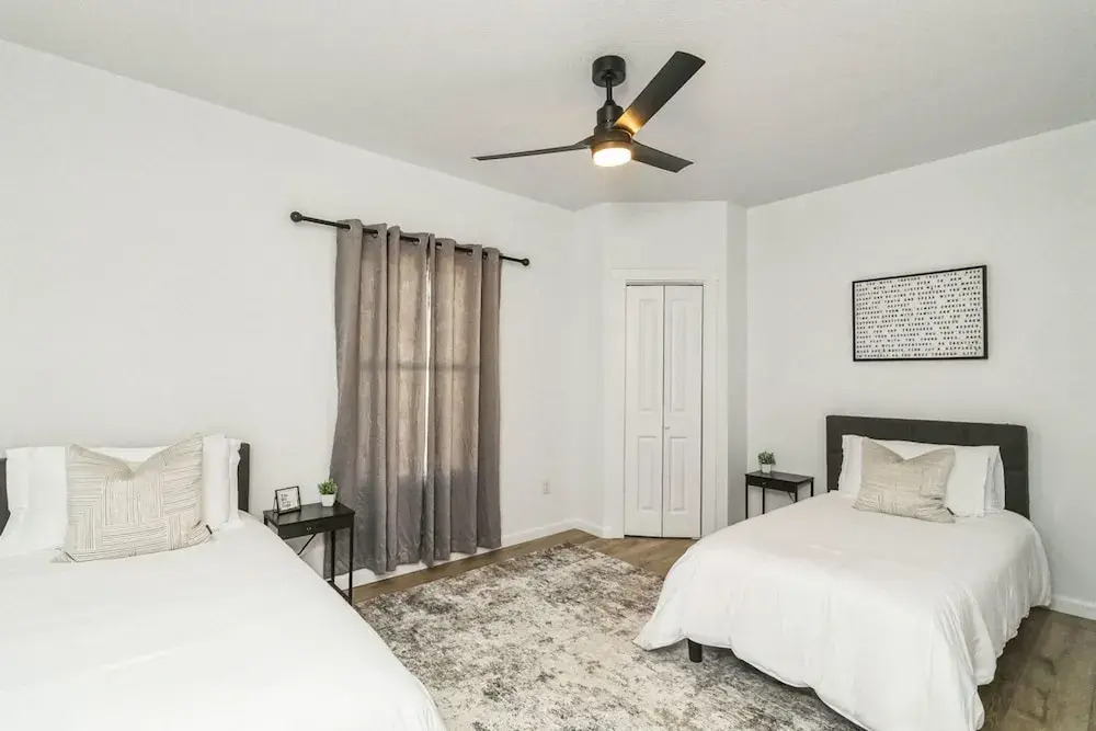 Stylish 4BR Home Family-friendly Near Downtown