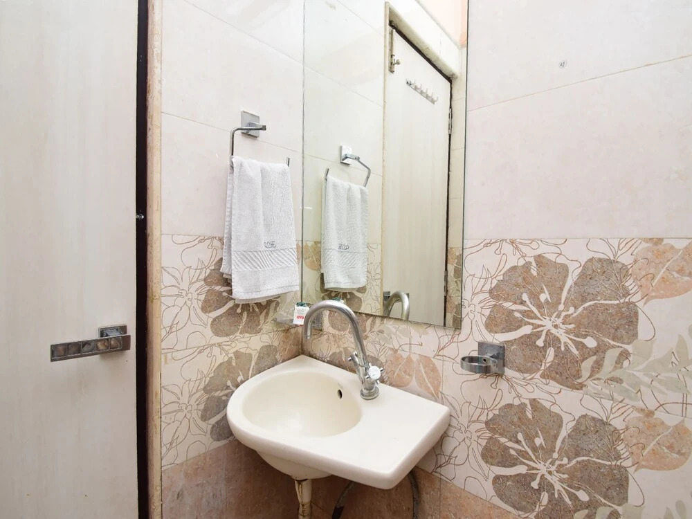 OYO 38844 Hotel Orchid Plaza