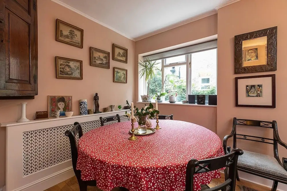 Elegant 2BR Flat w/ Garden Close to Battersea Park