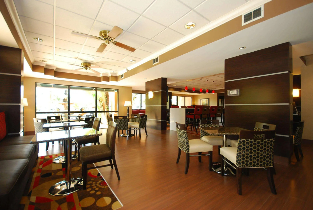 Hampton Inn Fort Myers-Airport & I-75