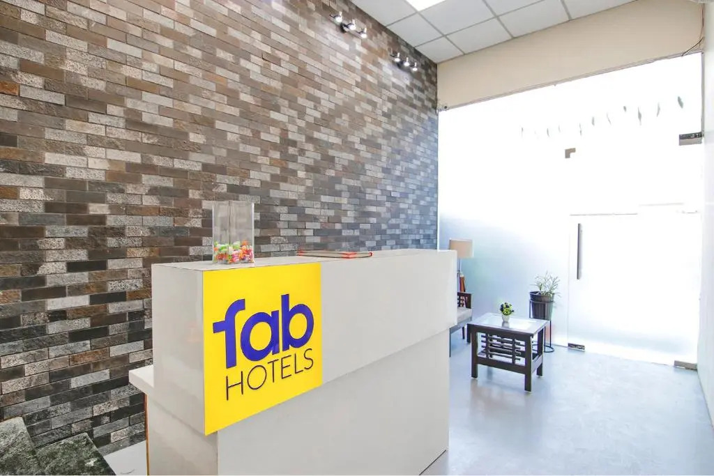 Fabhotel Rivlet Inn
