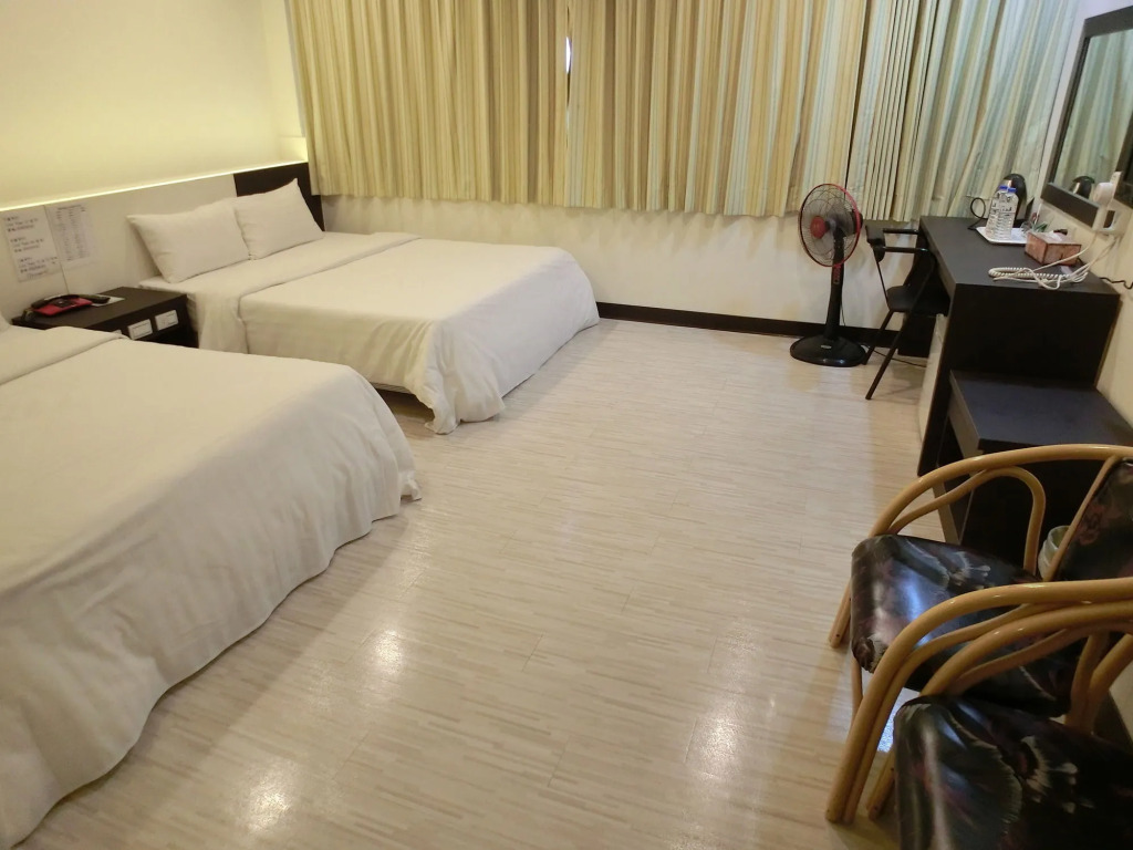 Lotus Yuan Business Hotel