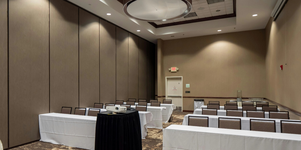 Holiday Inn & Conference Center Marshfield by IHG