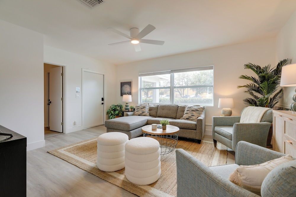 Intracoastal Getaway! North Palm Beach Apartment