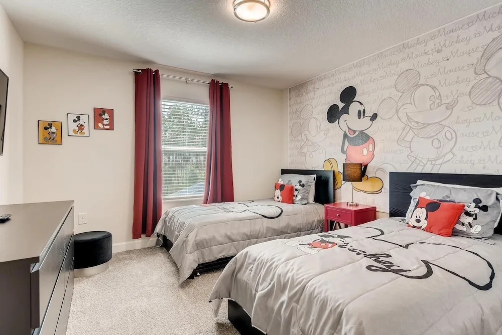 408 OC - Luxe 4BR Townhome Private Pool 11 Guests