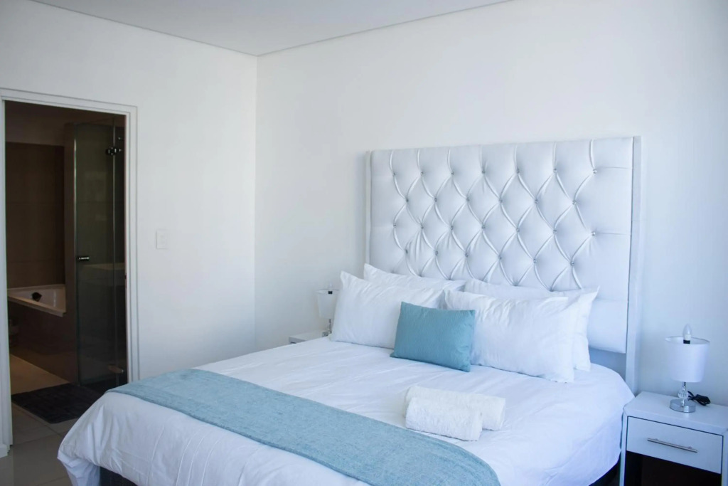 Urban Oasis Apartments at Freedom Plaza