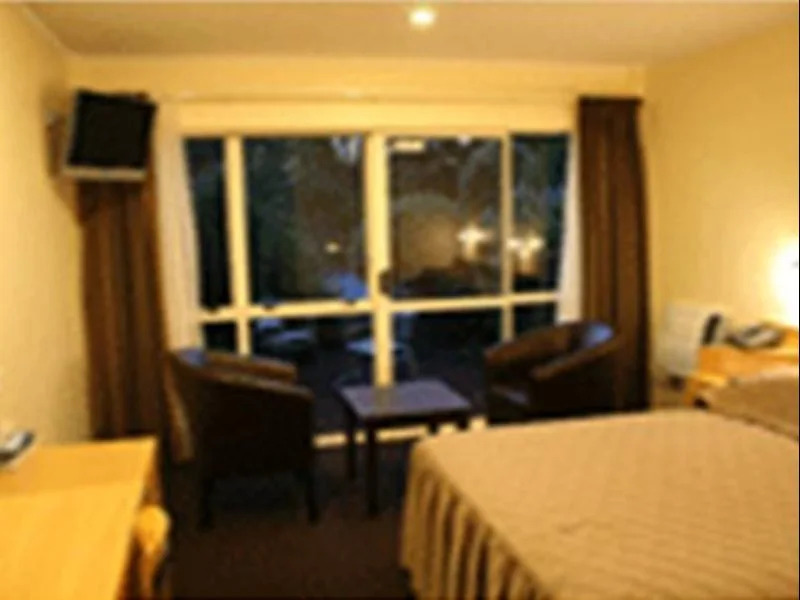 A K WEST Motel