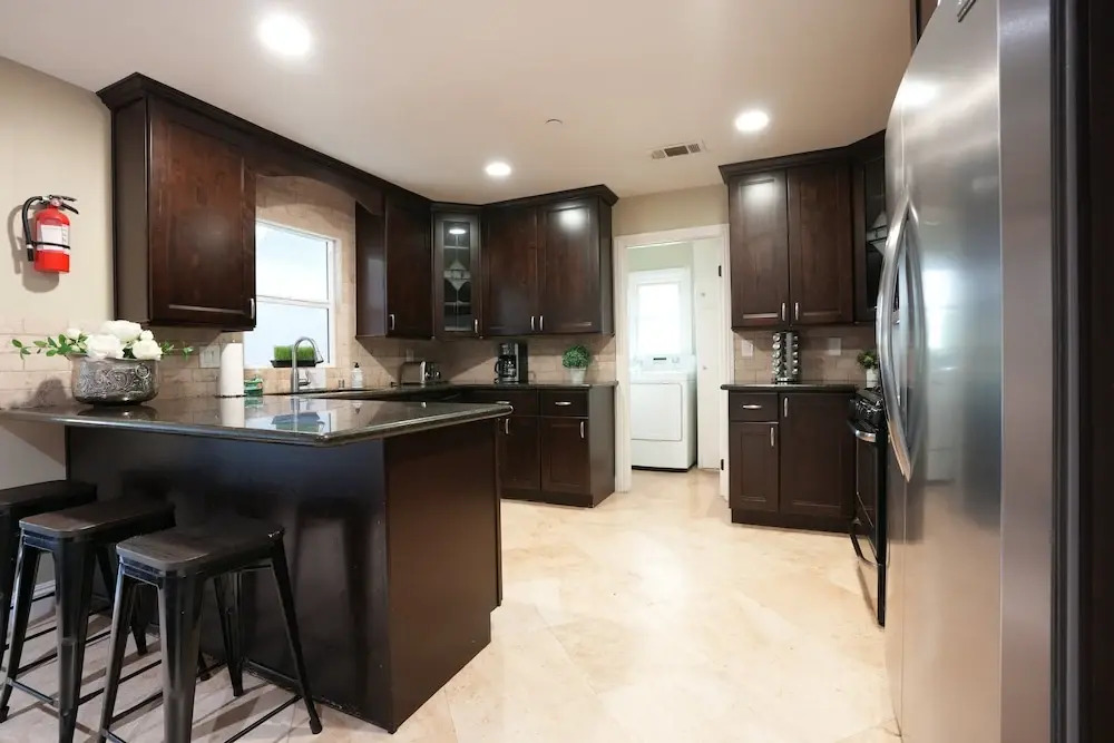 Sweet 5 Bedroom, 4 Bath Pool Home 1/2 Mile Walk To Disney