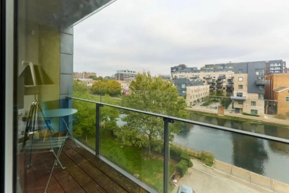 The Graham Park Hideout - Breathtaking 2BDR Flat with Balcony
