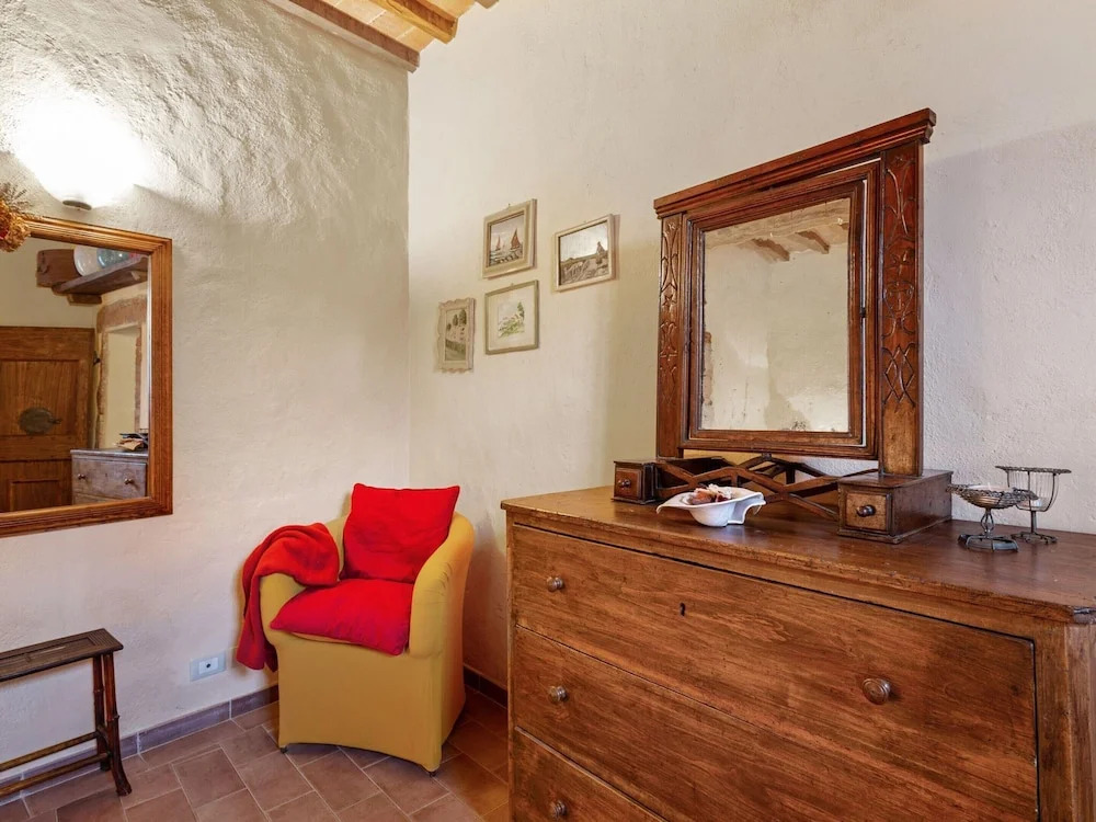 Farmhouse in Ville di Corsano Siena at the Centre