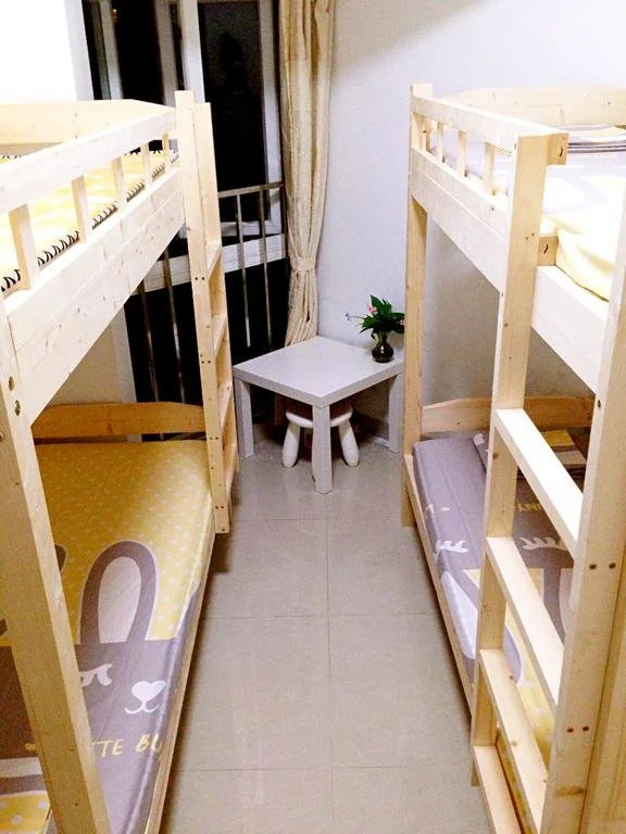 Shenzhen 8090 Hostel East Railway Branch
