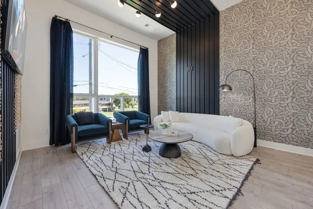 Elevate - Modern Luxury - Stunning City Views