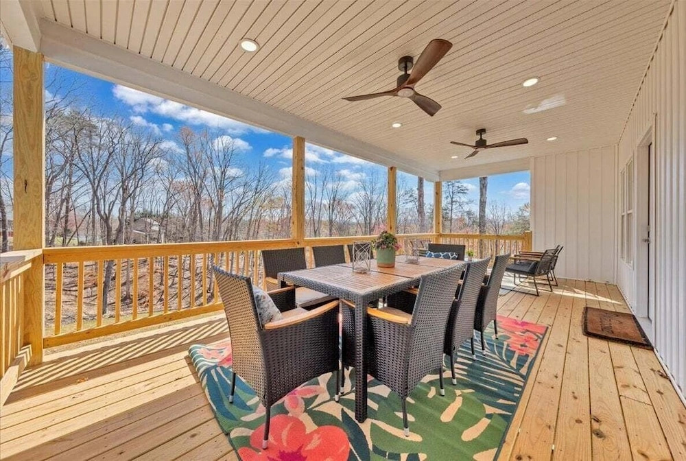 Lake Twin Cove - New