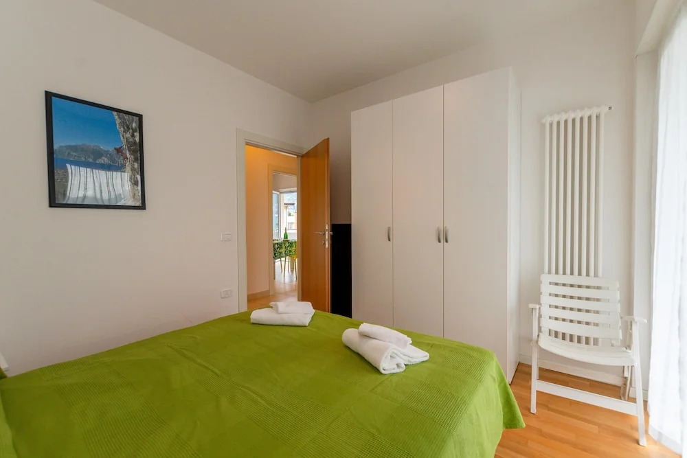 Torbole Relax, Pool & Balcony Apartment 2