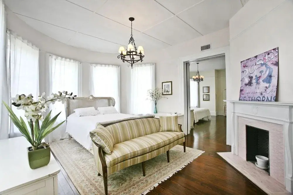 Sealy Hutchings Mansion by RedAwning