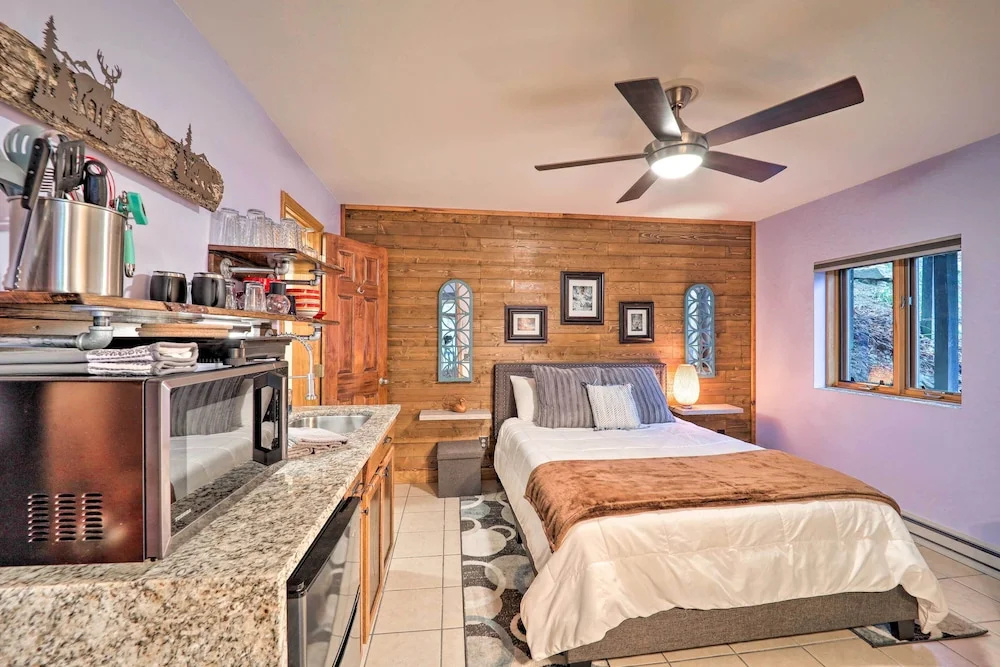 Steps to Beech Mountain Resort: Cozy Getaway