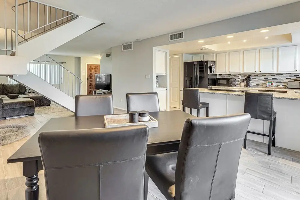 Unit 1 Mi to Old Town Scottsdale! Bring Your Pets