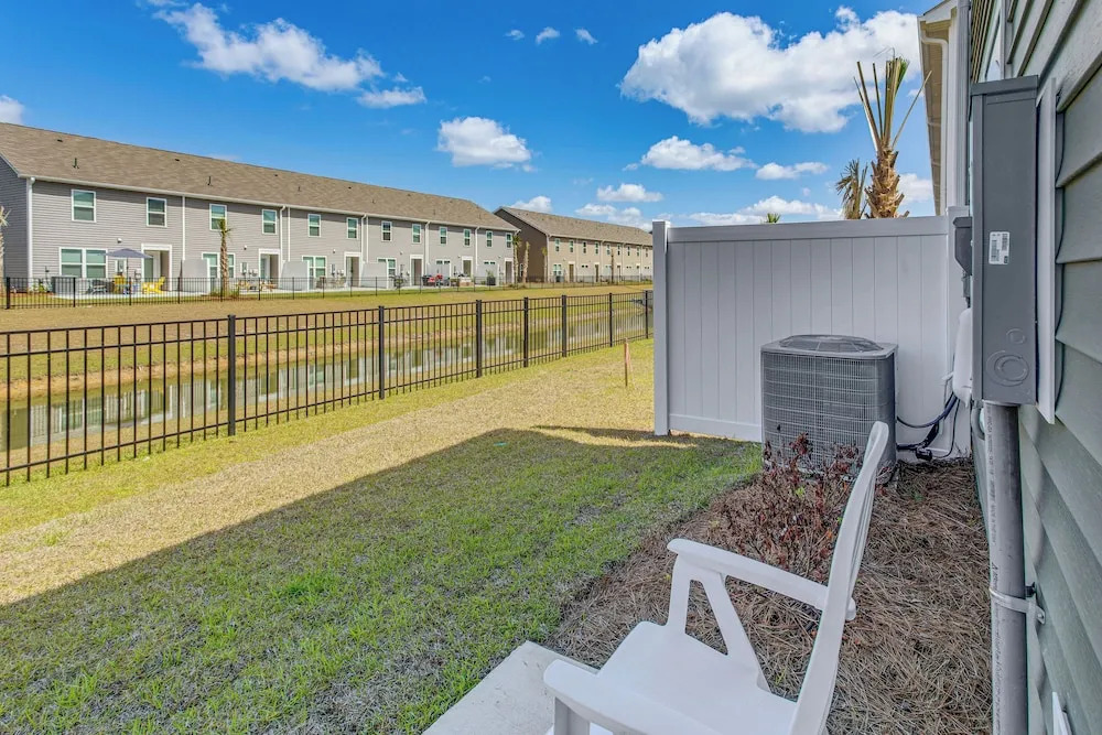 2 Mi to Sea & Sand! Modern New Build in Surfside