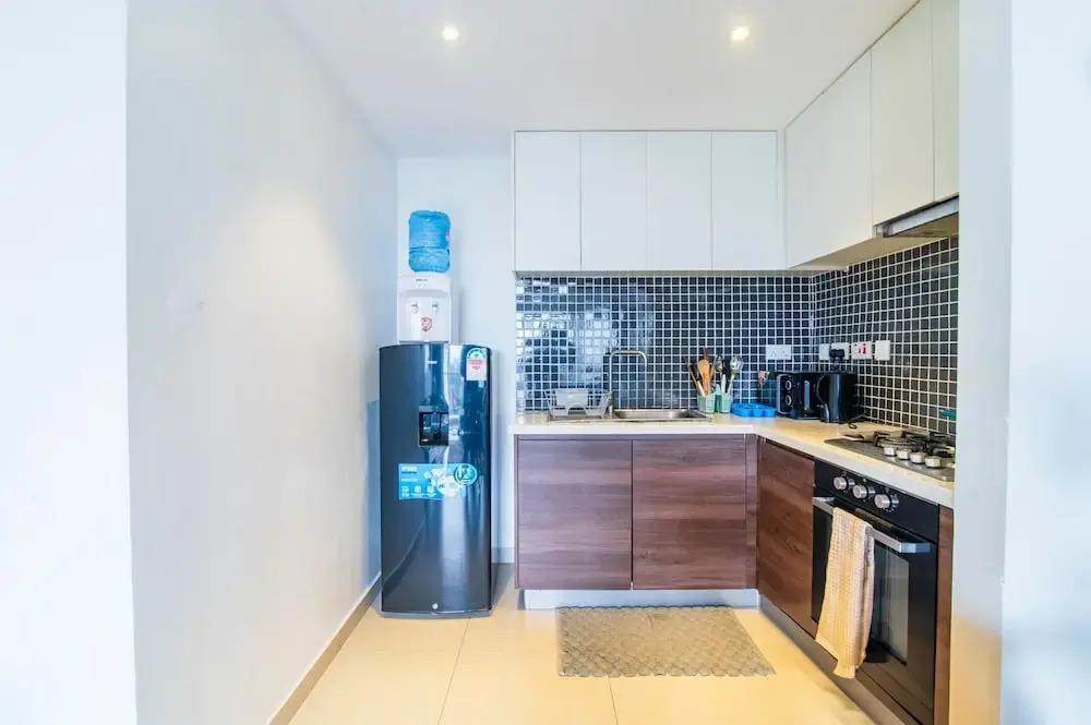 Astoria 1 BR with Gym &Pool In Lavington