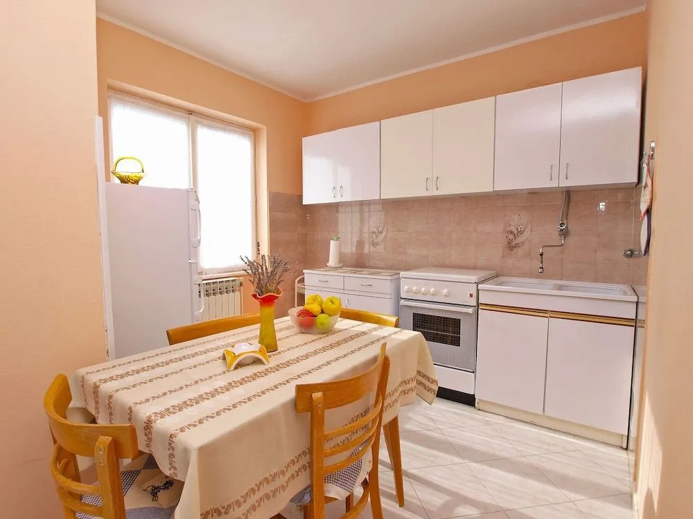 Apartment 757