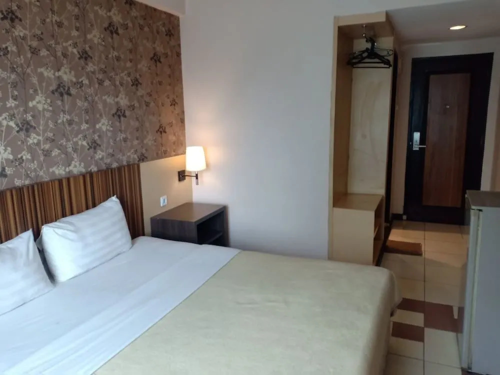 Hotel Jusenny Syariah by OYO Rooms