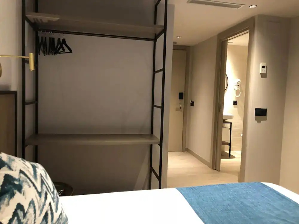 Hotel Torrent