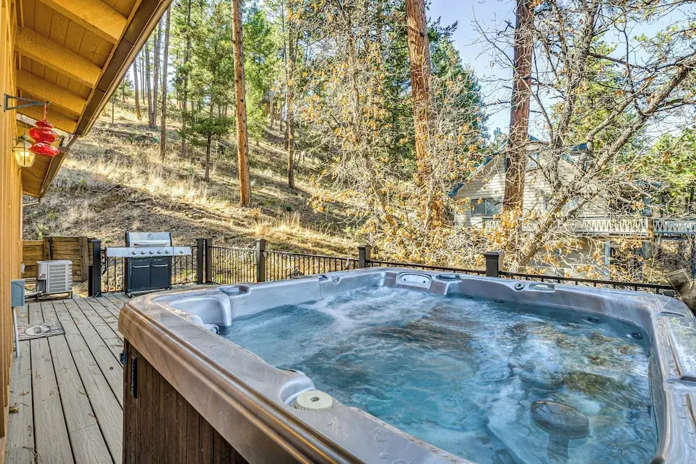 Hot Tub Haven w/ Game Room & Grill in Ruidoso!