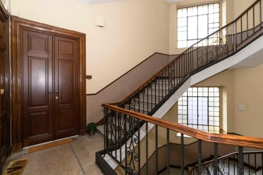BOOK NOW! Apt x4 a few steps from Valentino's Park