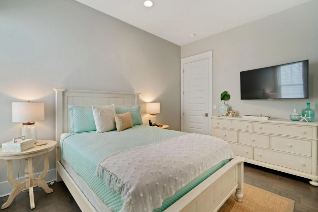 374 Gulfview Circle