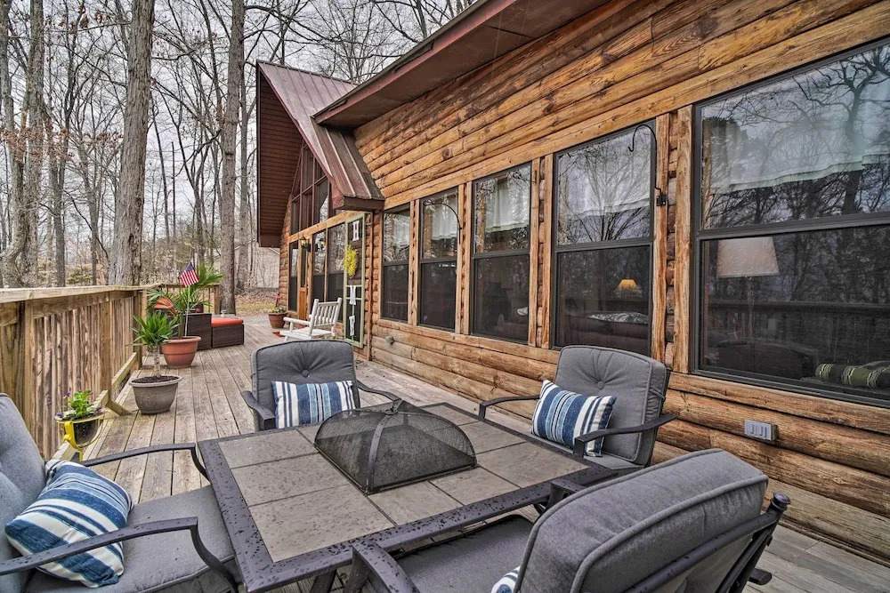 Douglas Lake Cabin w/ Mountain-view Deck & Grill