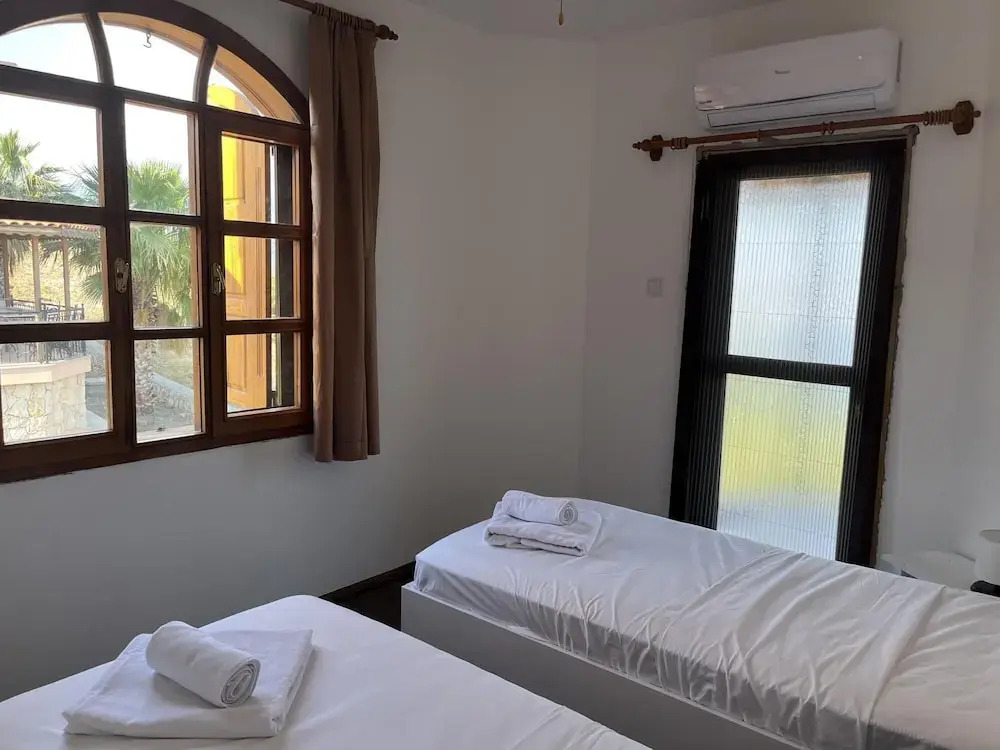 Private House With Pool and Sea View in Antalya