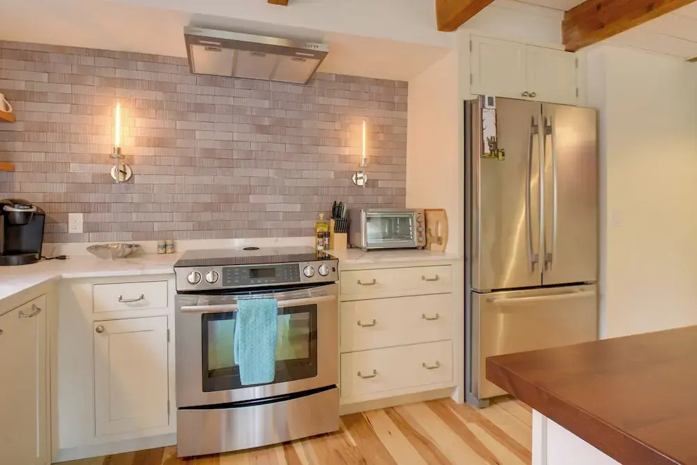 Private Hot Tub & Deck: North Conway Retreat
