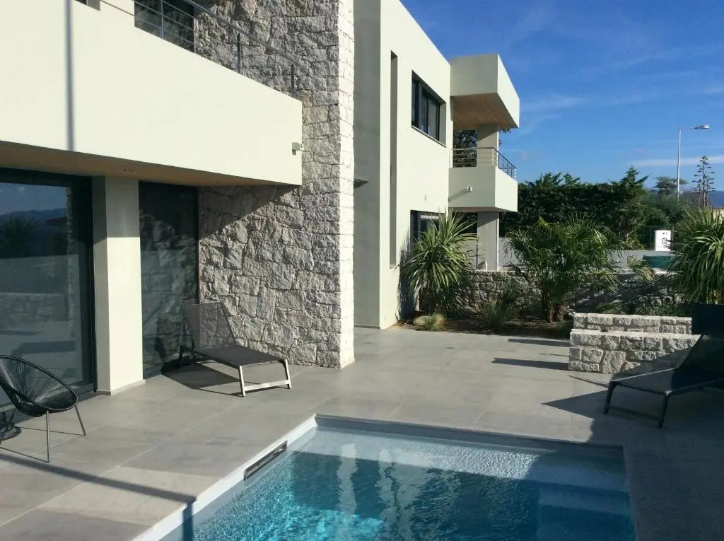 Villa dexception, piscine, vue mer, plage à 100M