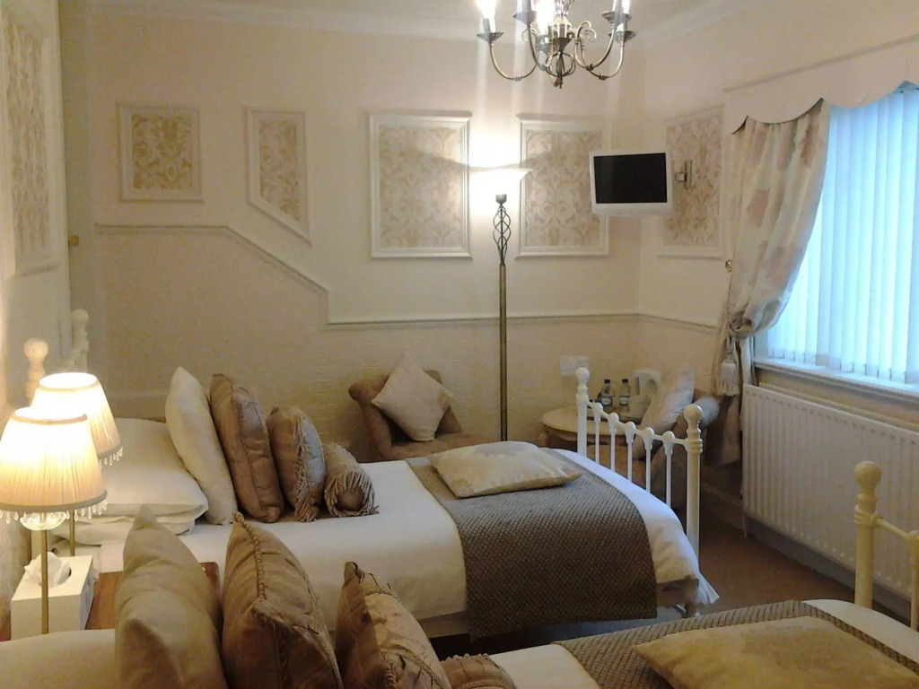 The Old Tramhouse Self Catering Traditional Charming Apartments Located In The Heart Of Historic Stirling For Short-Long Stays In Stirling For Tourism & Events & Contractor Base Stays For Central Belt Area & Open To Book All Year Round
