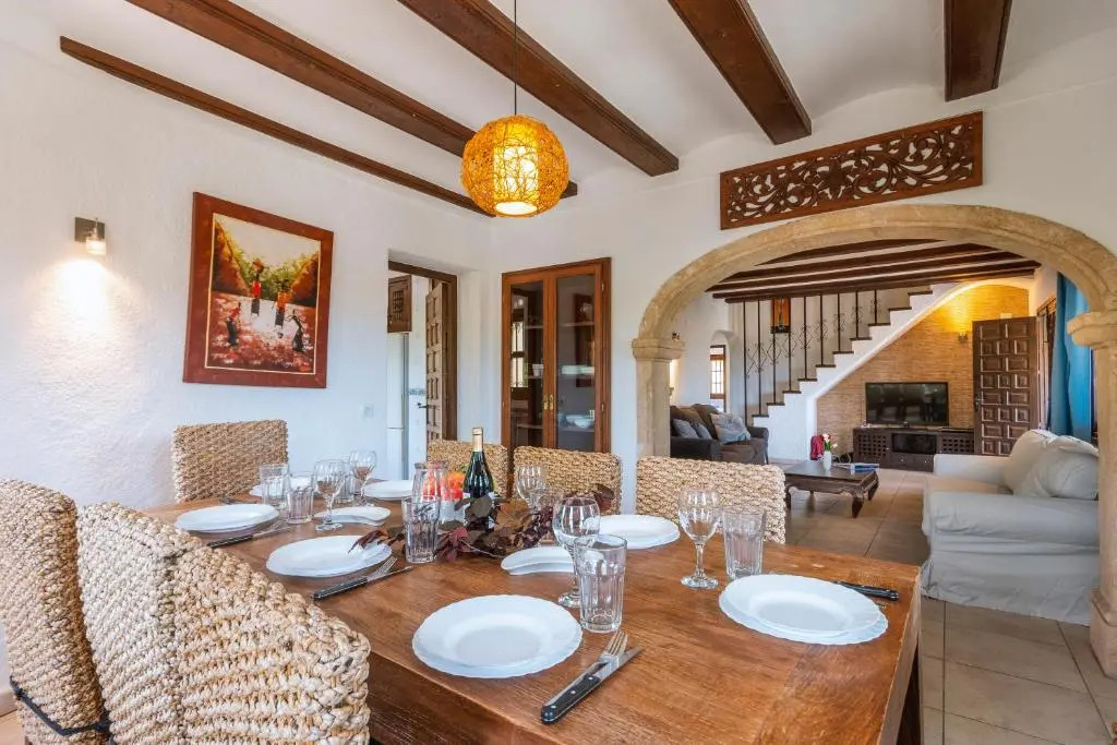 Villa Luna by Aguilarent