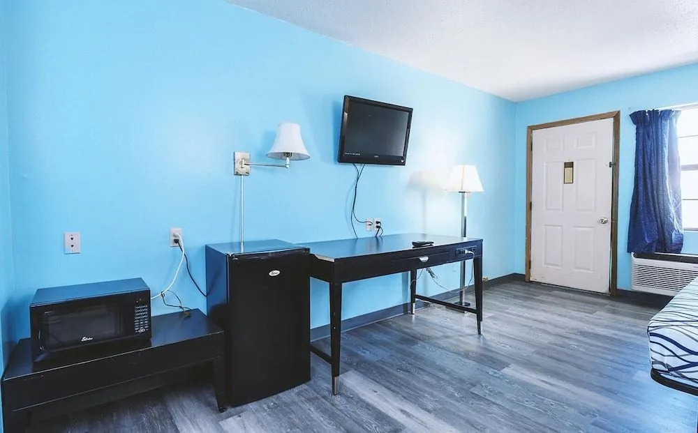 Blue Way Inn & Suites Wellington