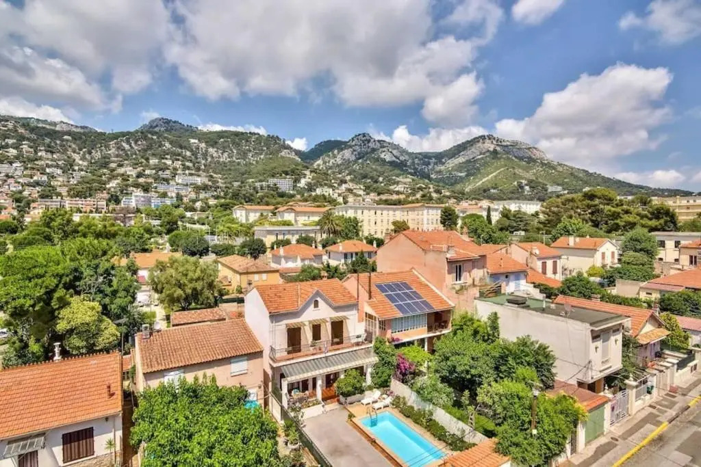 #4 Toulon CENTRE, BALCON, VUE SUR CORNICHE, LUMINEUX, AU CALME, STATIONNEMENT FACILE & GRATUIT