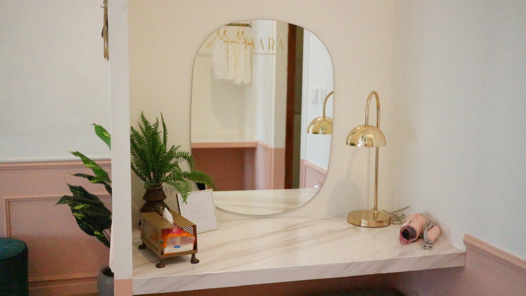 Isara Boutique Hotel and Cafe