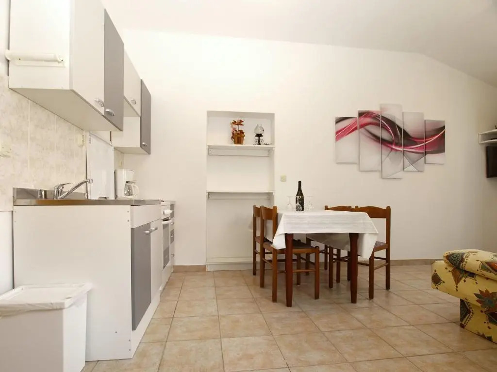 Apartments Biskupije 810
